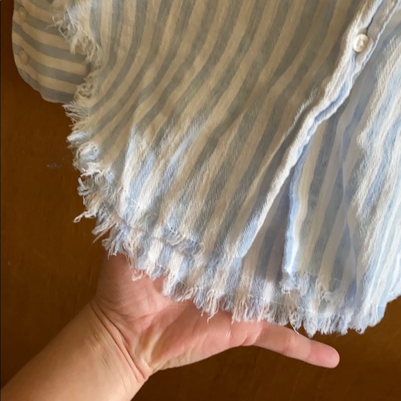 Aerie button up top - Picture 2 of 3